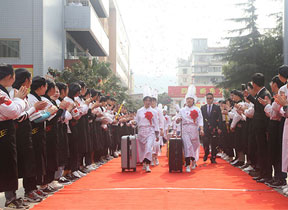 他们16岁学厨,18岁就月薪8000