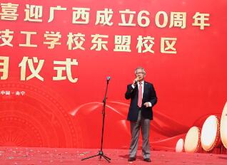 ��У����У��������ʽ���������ǳɹ������ѧУ����־ǿ�´�