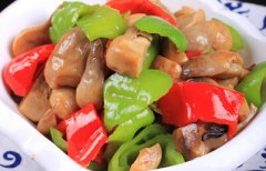 青椒炒草菇