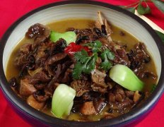 小鸡炖蘑菇