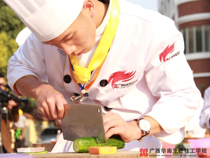 梦里花落知多少_厨师师傅月收入多少