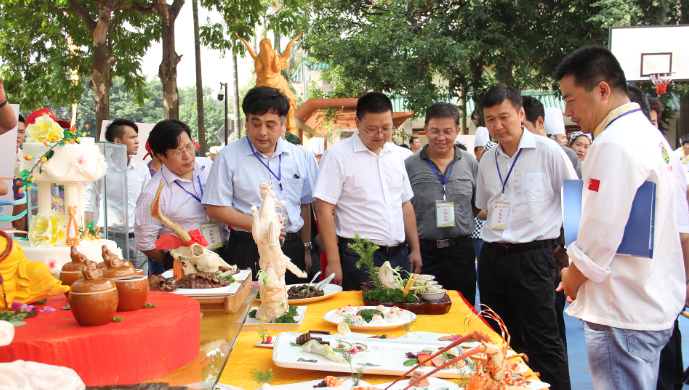 ����������⿼���ѧУӢ�İ�����Ƭ